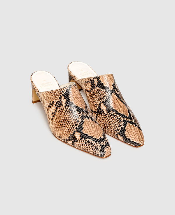 Emily M Damen Sandale aus Kalbsleder mit Prägung