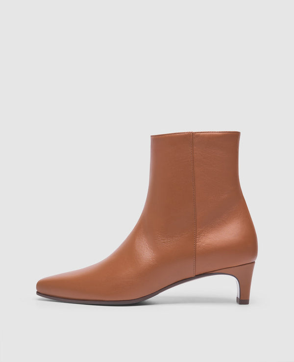 Madison ZB40 Damen camp

Bootcamp Braun aus Ziegennappa