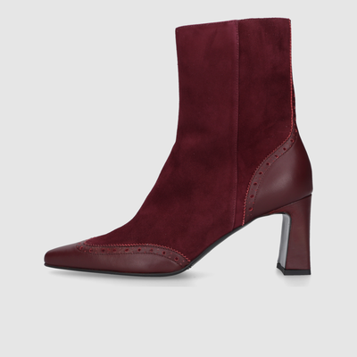 Leather shoes for women